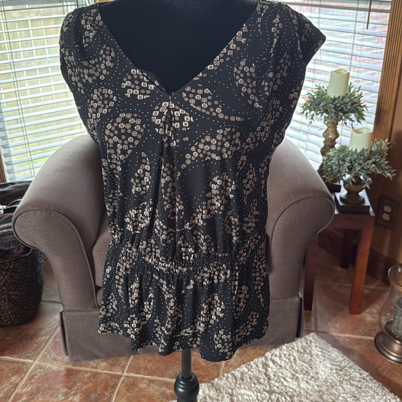 Black and Cream Patterned Women's Top - Picture 5 of 5
